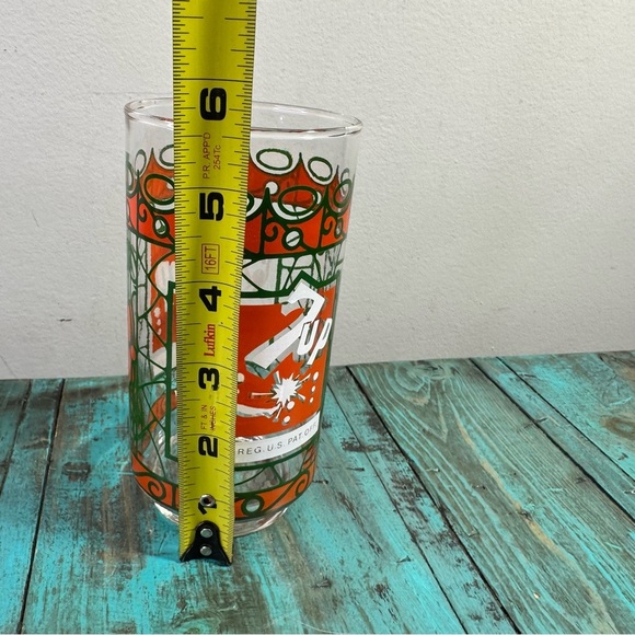 Vintage Mid Century Modern MCM Libbey 7-Up Red & Green Glass Tumbler - Picture 8 of 8